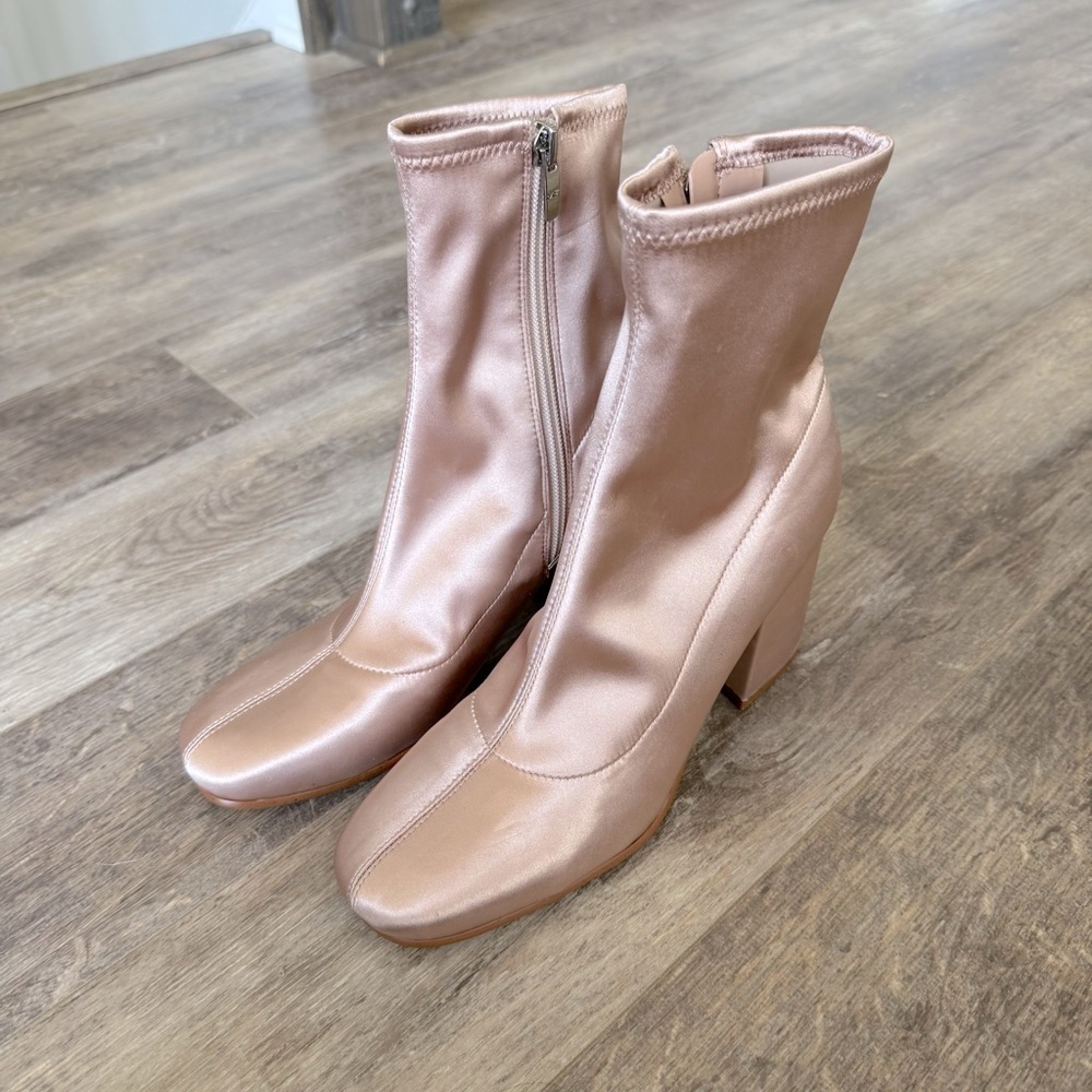 NWOT! Marc Fischer Almond Toe Ficela Satin Block Heel Ankle Boots - Pink